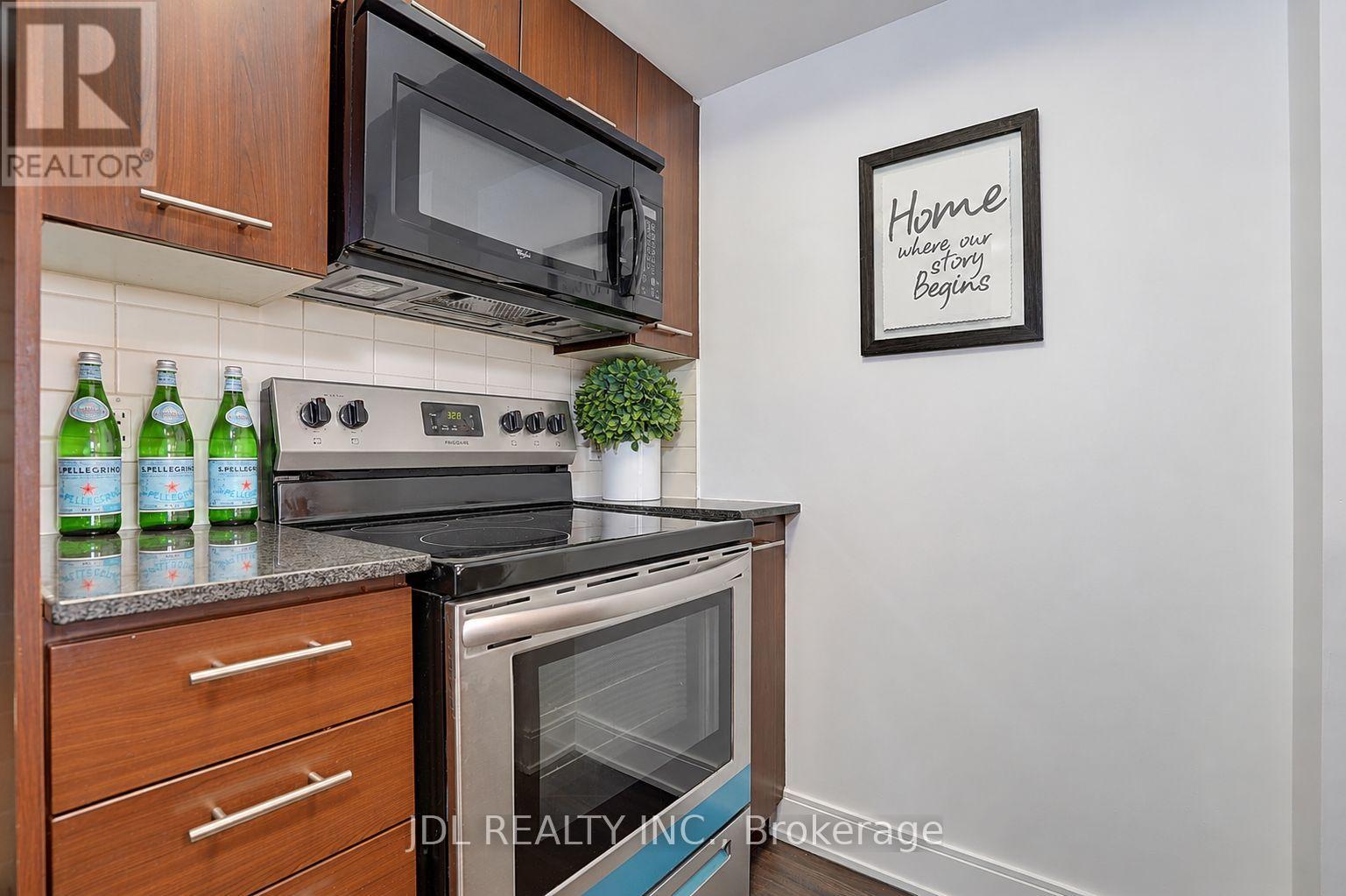1208 - 125 Village Green Square, Toronto, Ontario  M1S 0G3 - Photo 15 - E13809804