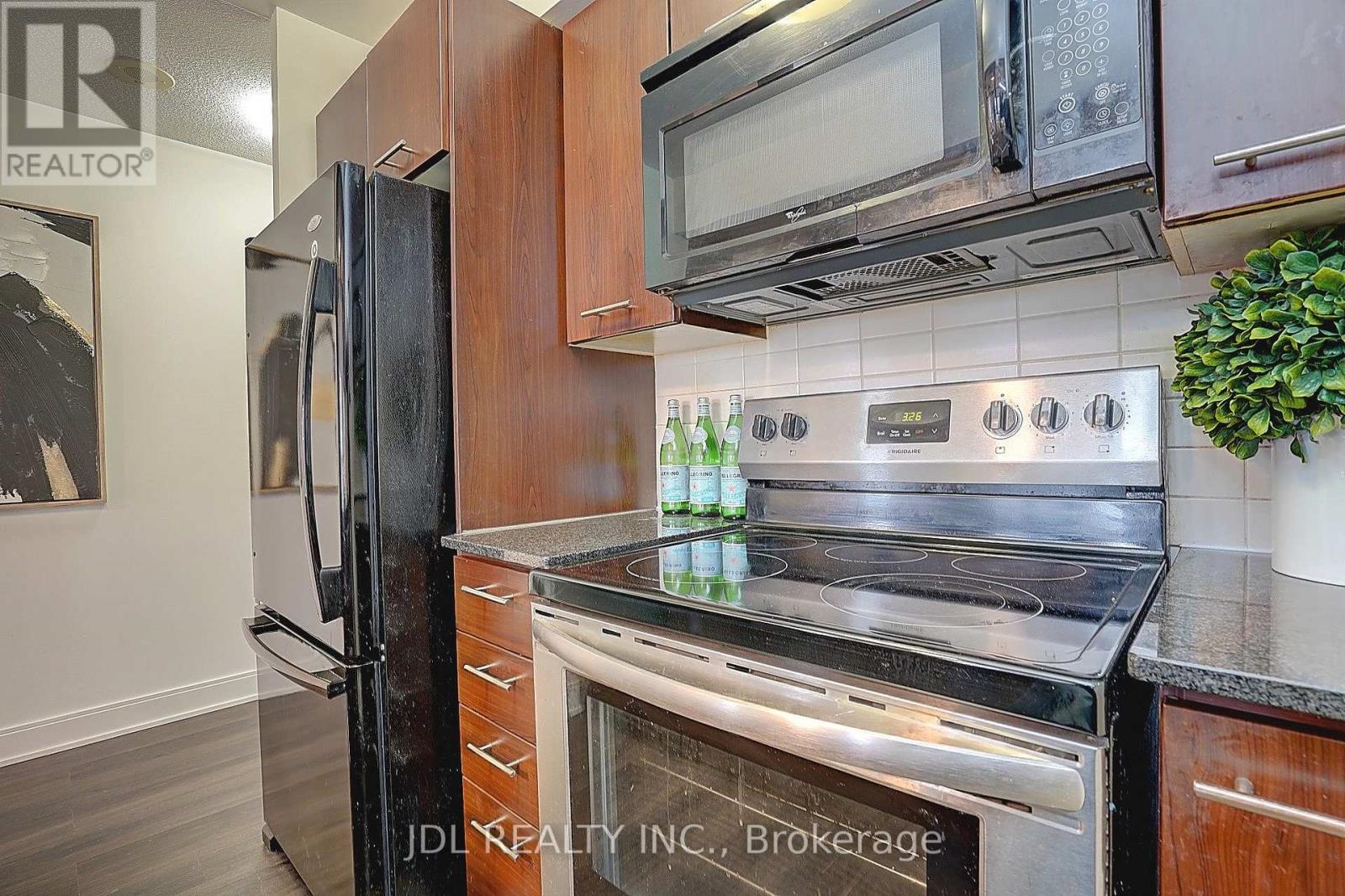 1208 - 125 Village Green Square, Toronto, Ontario  M1S 0G3 - Photo 21 - E13809804