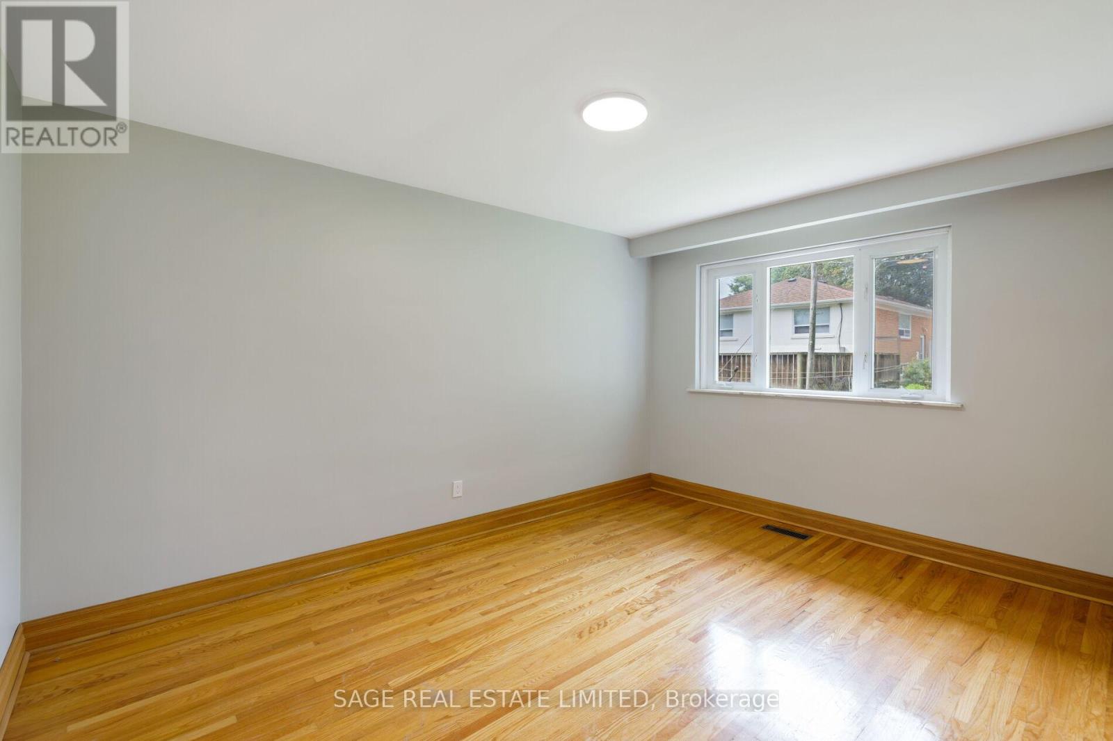 22 Ridgemount Road, Toronto, Ontario  M9P 1C5 - Photo 12 - W13809756