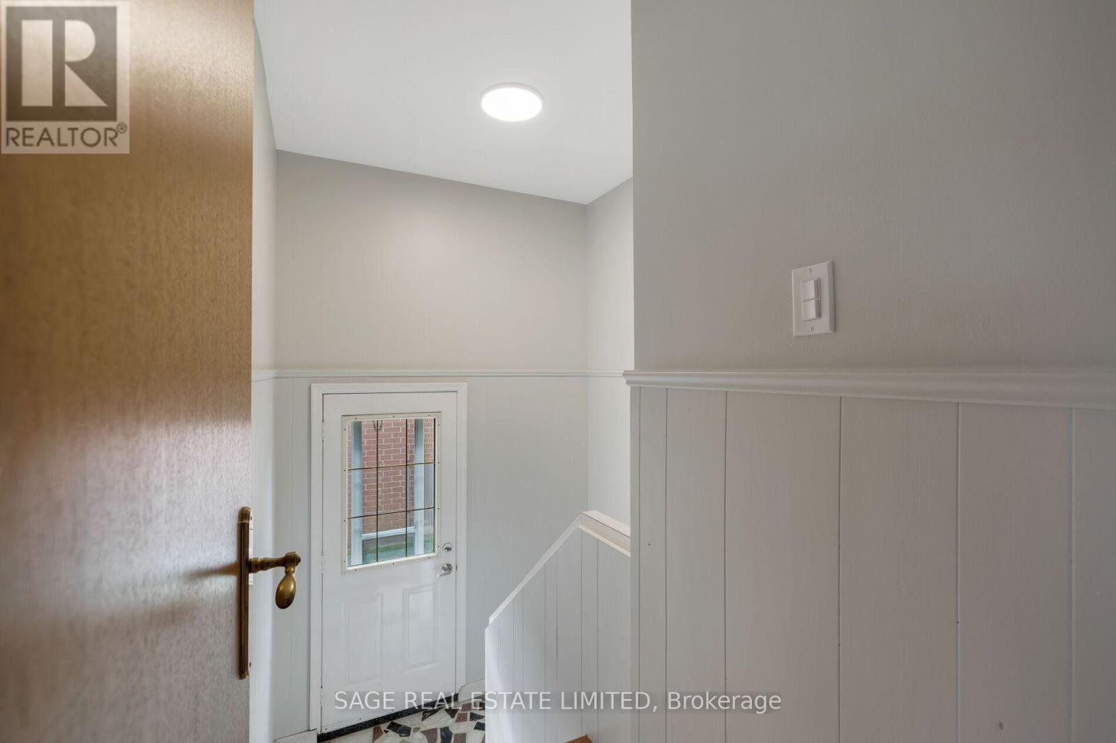 22 Ridgemount Road, Toronto, Ontario  M9P 1C5 - Photo 16 - W13809756