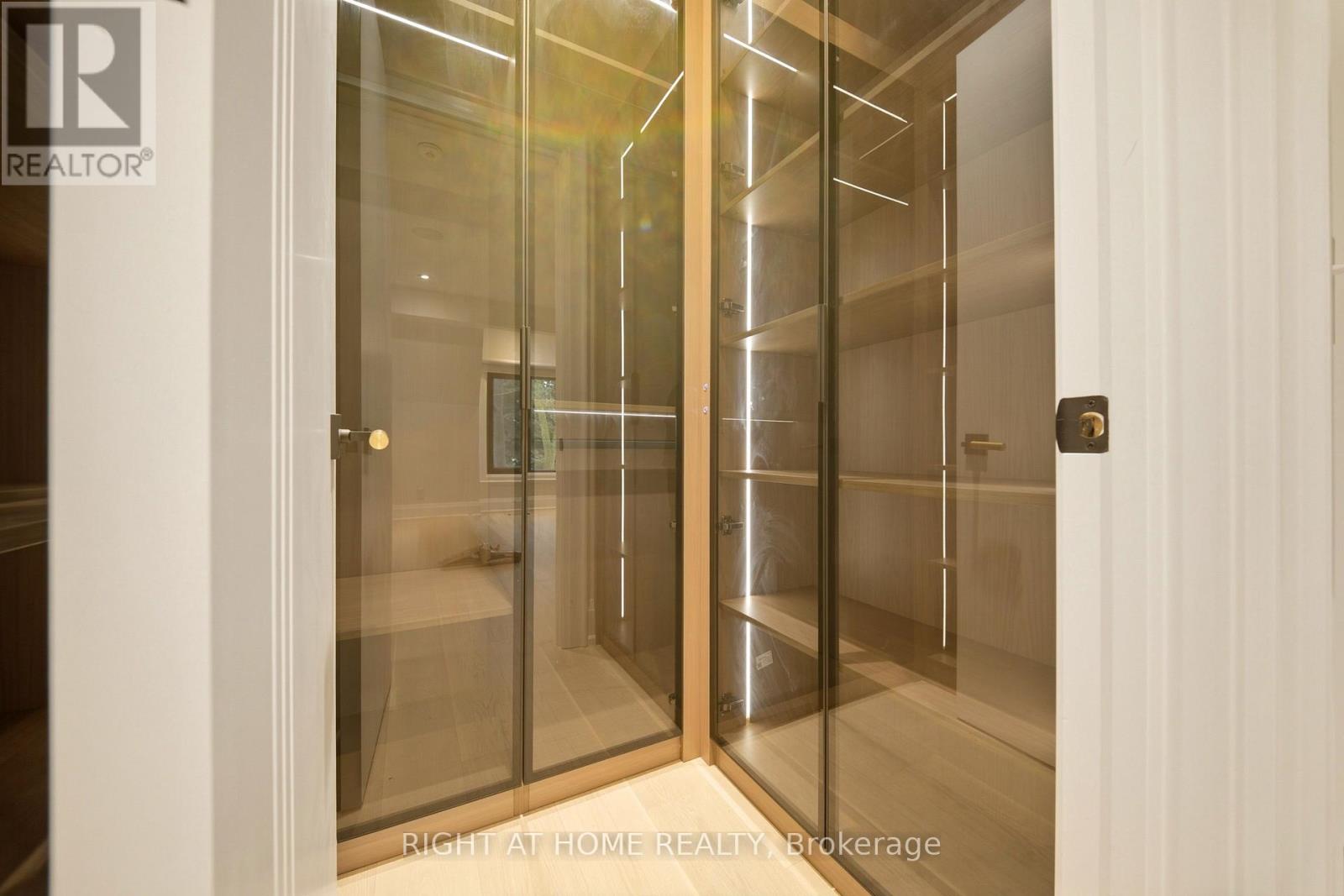 28 Pine Avenue S, Mississauga, Ontario  L5H 2P6 - Photo 33 - W13809798