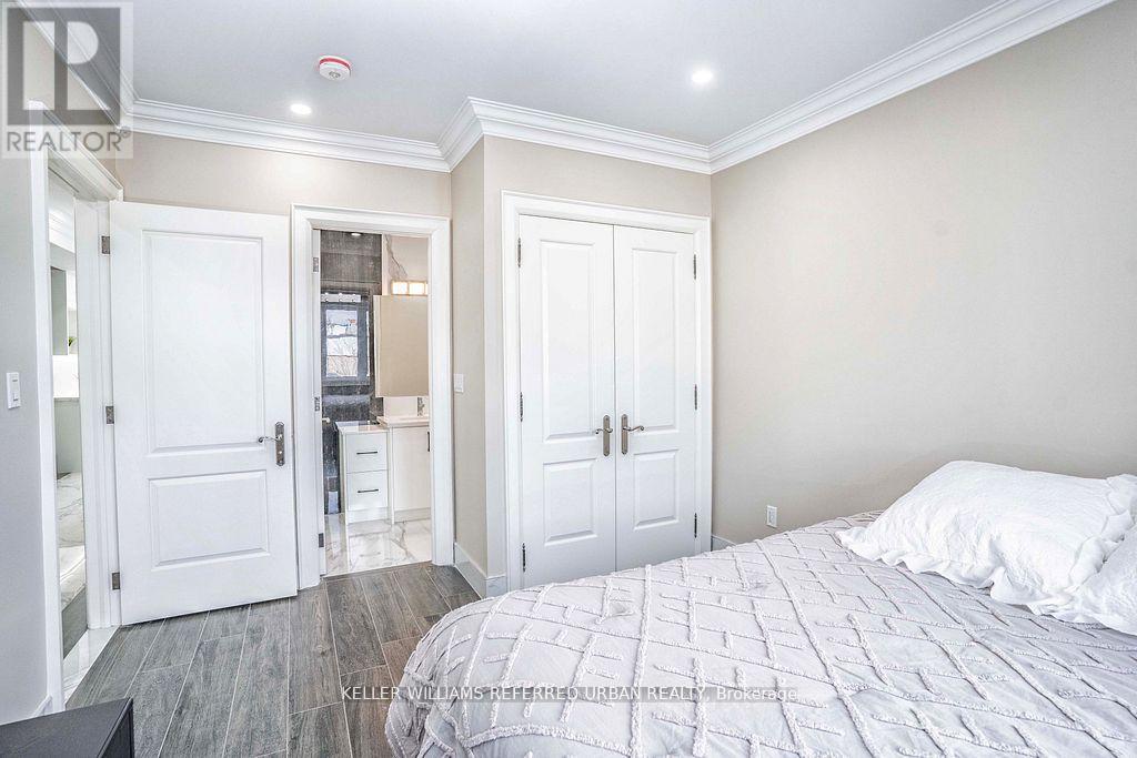 83 Floral Parkway, Toronto, Ontario  M6L 2C3 - Photo 14 - W13809812
