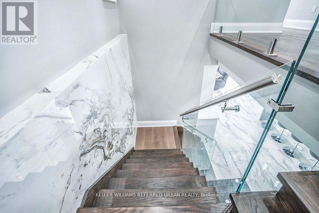 83 Floral Parkway, Toronto, Ontario  M6L 2C3 - Photo 16 - W13809812