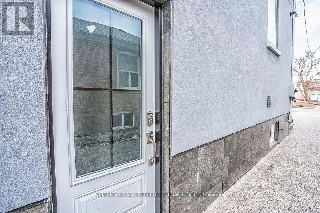 83 Floral Parkway, Toronto, Ontario  M6L 2C3 - Photo 27 - W13809812