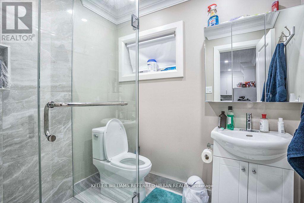 83 Floral Parkway, Toronto, Ontario  M6L 2C3 - Photo 31 - W13809812