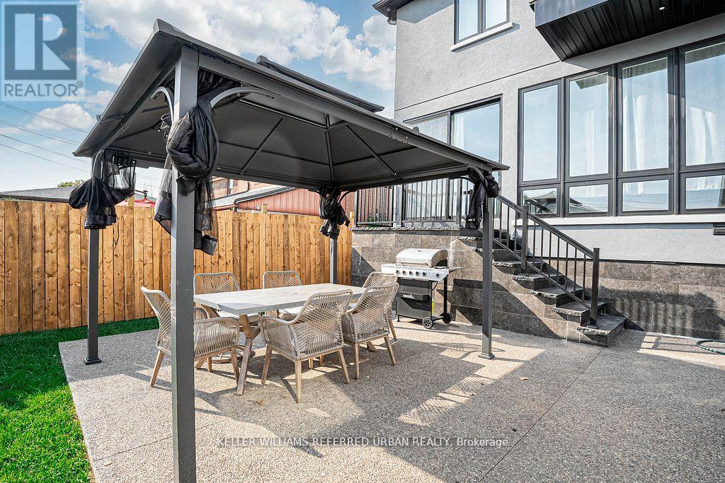 83 Floral Parkway, Toronto, Ontario  M6L 2C3 - Photo 41 - W13809812