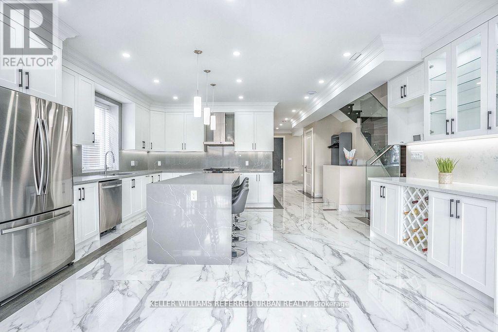 83 Floral Parkway, Toronto, Ontario  M6L 2C3 - Photo 8 - W13809812