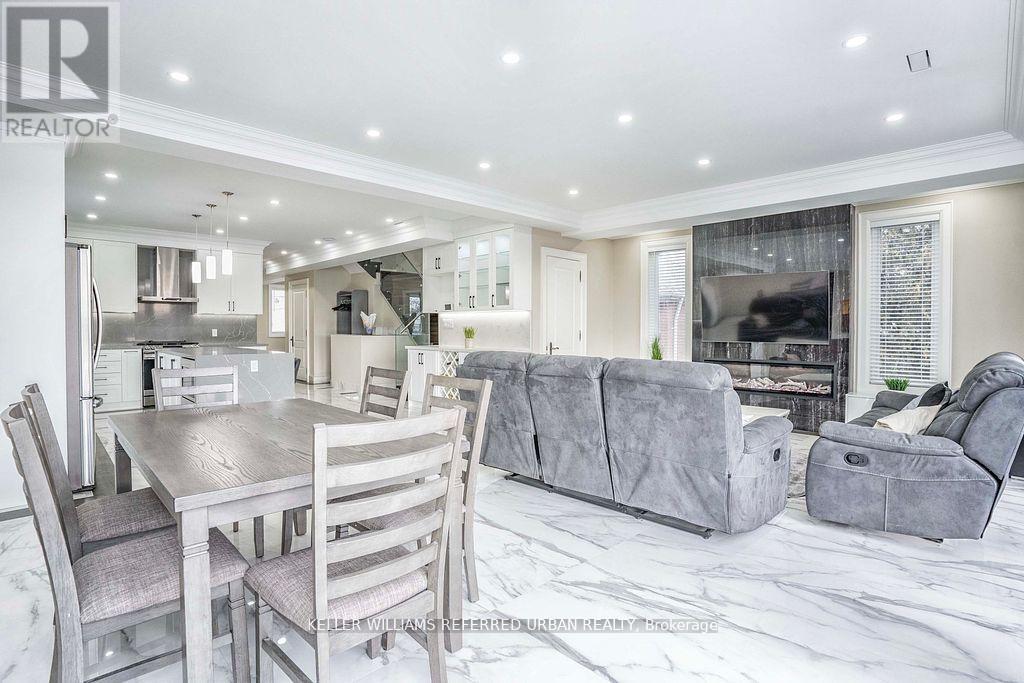 83 Floral Parkway, Toronto, Ontario  M6L 2C3 - Photo 9 - W13809812