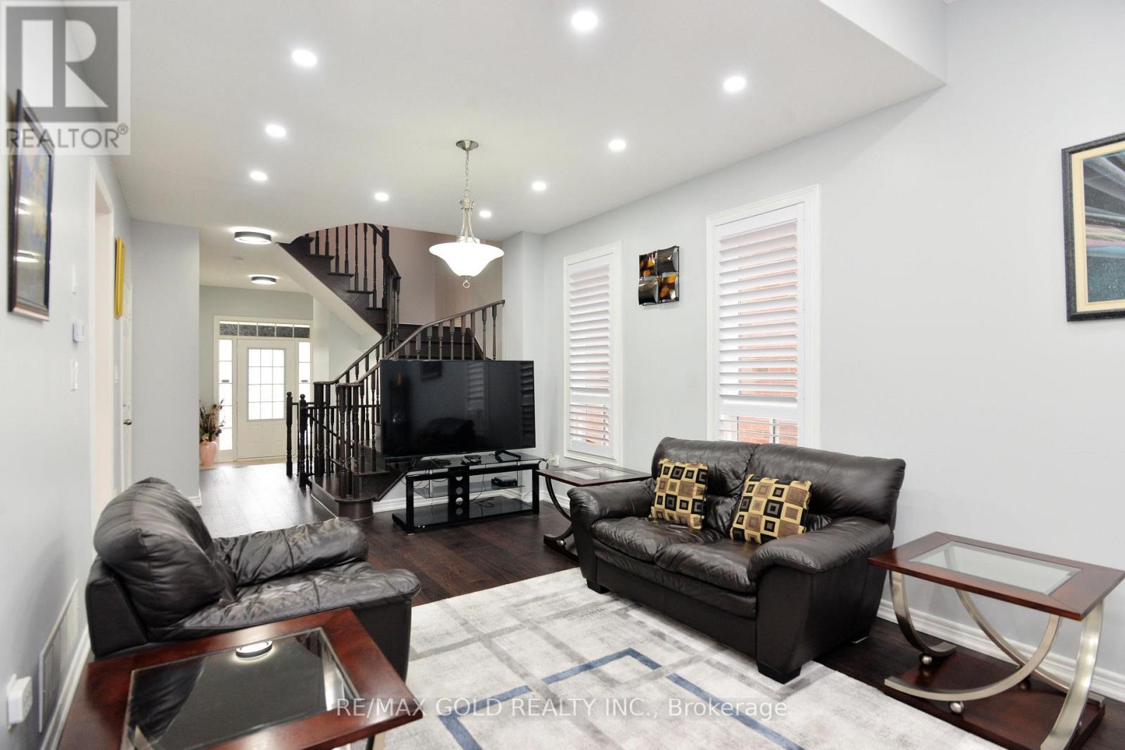 44 Pergola Way, Brampton, Ontario  L6Y 5M6 - Photo 12 - W13809862