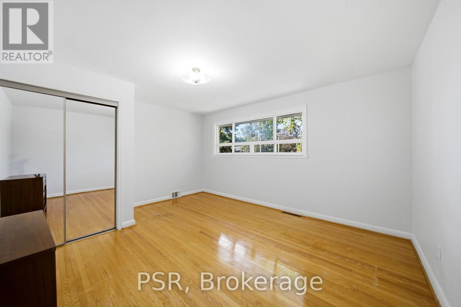 1475 Larchview Trail, Mississauga, Ontario  L5E 3C2 - Photo 16 - W13809878