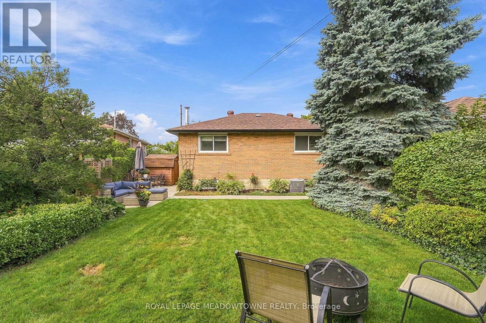 100 Lexington Avenue, Toronto, Ontario  M9V 2G8 - Photo 36 - W13809916