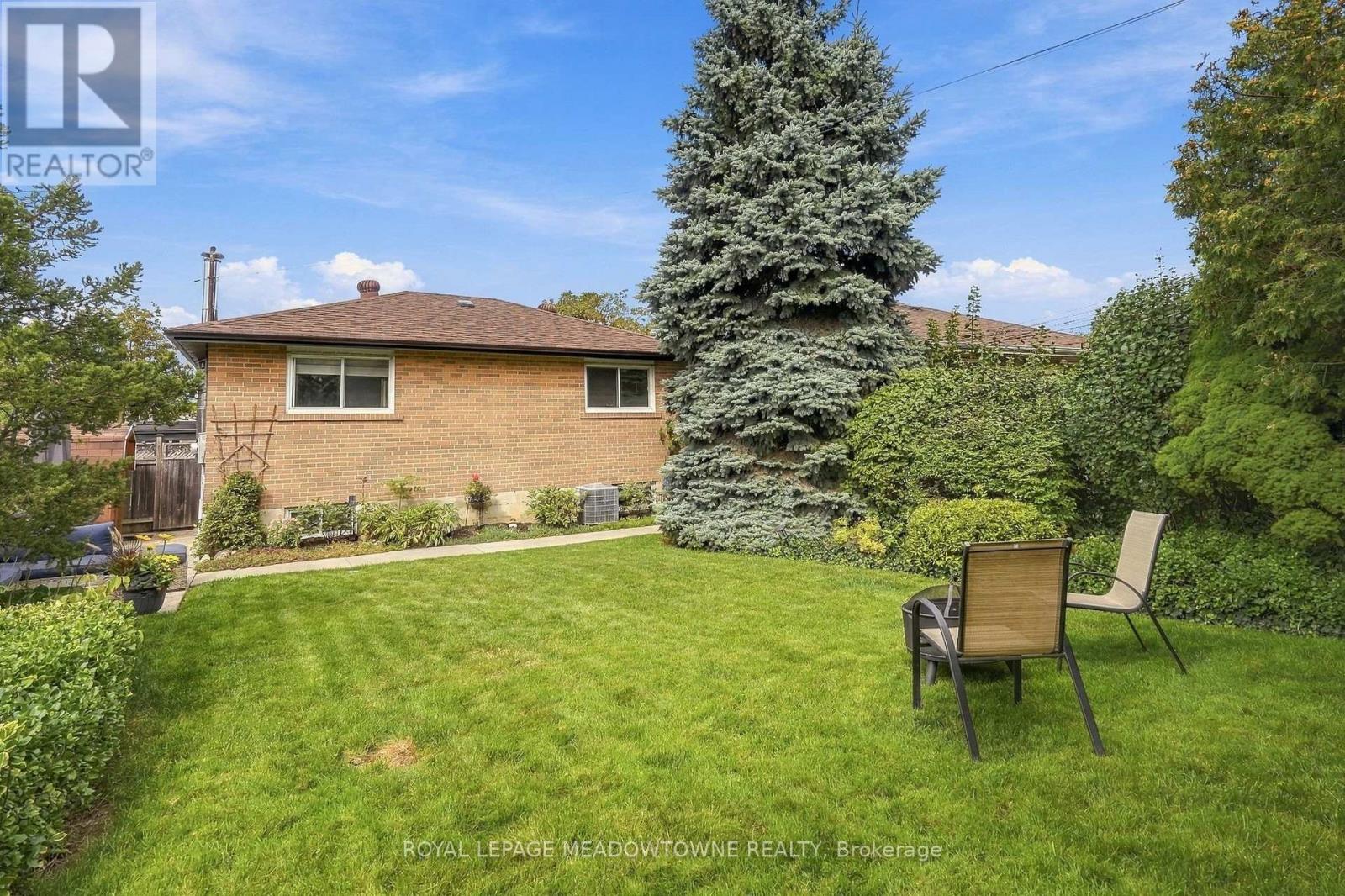 100 Lexington Avenue, Toronto, Ontario  M9V 2G8 - Photo 37 - W13809916