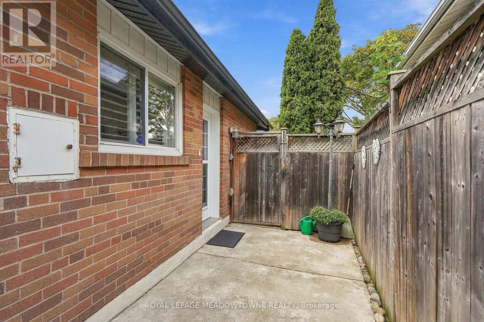 100 Lexington Avenue, Toronto, Ontario  M9V 2G8 - Photo 38 - W13809916