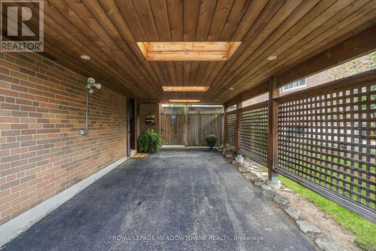 100 Lexington Avenue, Toronto, Ontario  M9V 2G8 - Photo 4 - W13809916