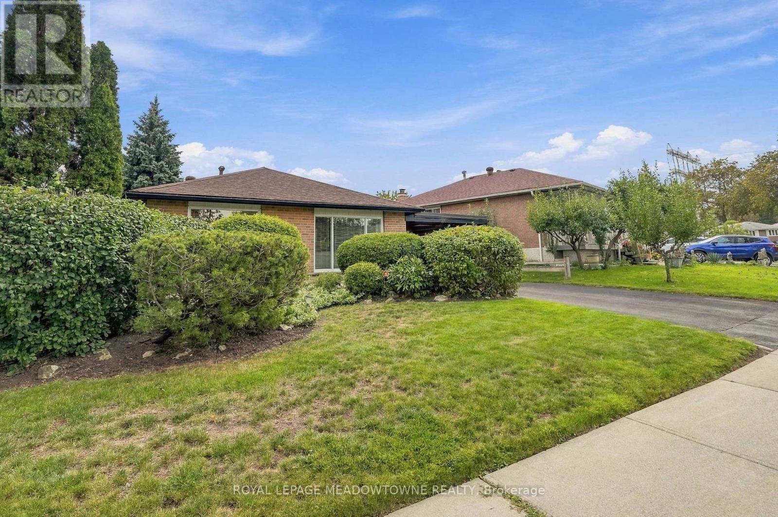 100 Lexington Avenue, Toronto, Ontario  M9V 2G8 - Photo 44 - W13809916