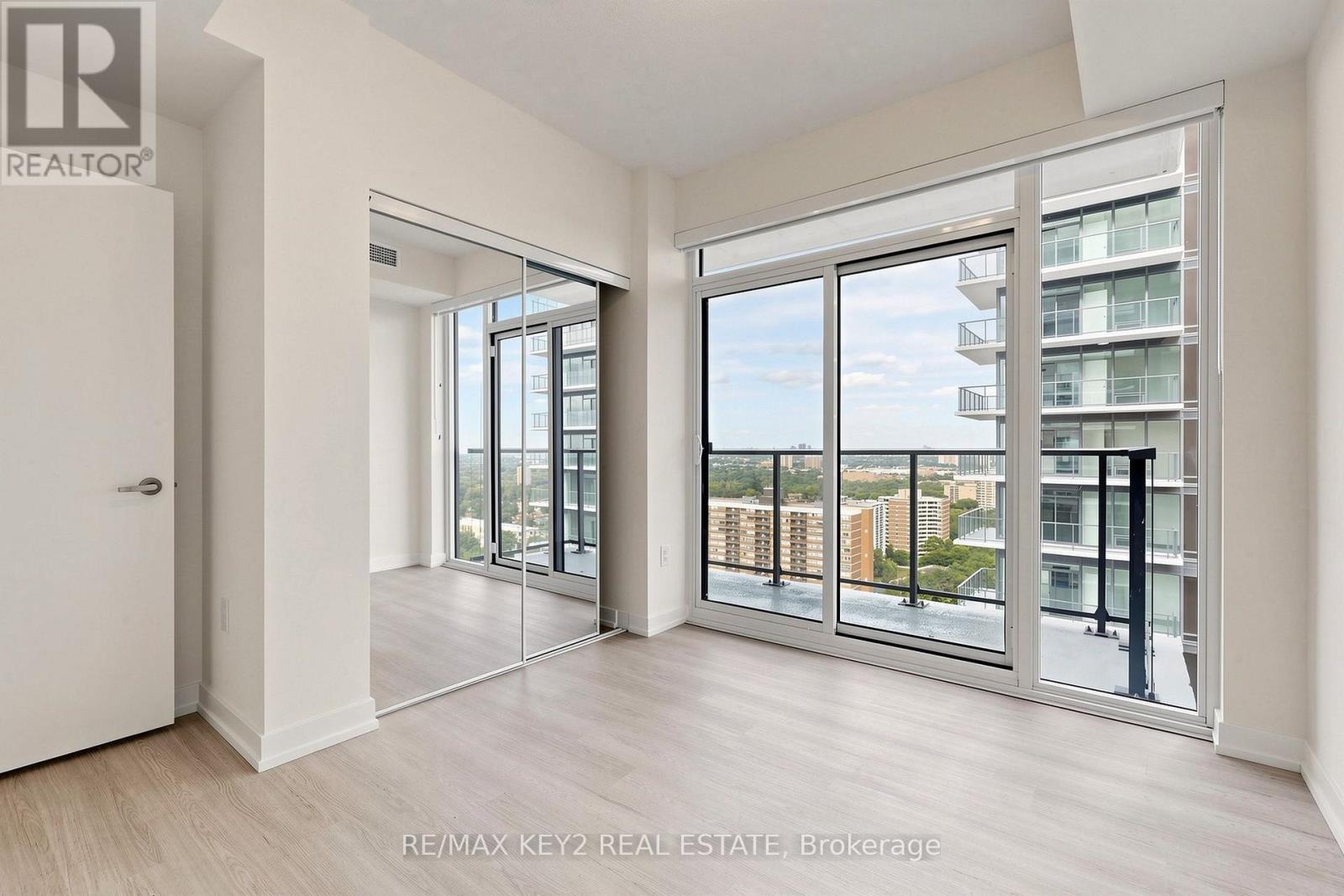 2104 - 4010 Eglinton Avenue W, Toronto, Ontario  M9A 0G5 - Photo 11 - W13809918
