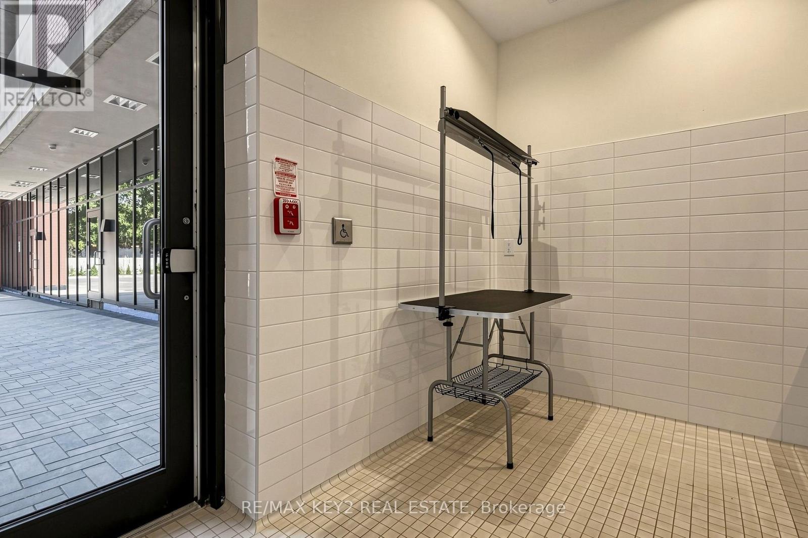 2104 - 4010 Eglinton Avenue W, Toronto, Ontario  M9A 0G5 - Photo 33 - W13809918