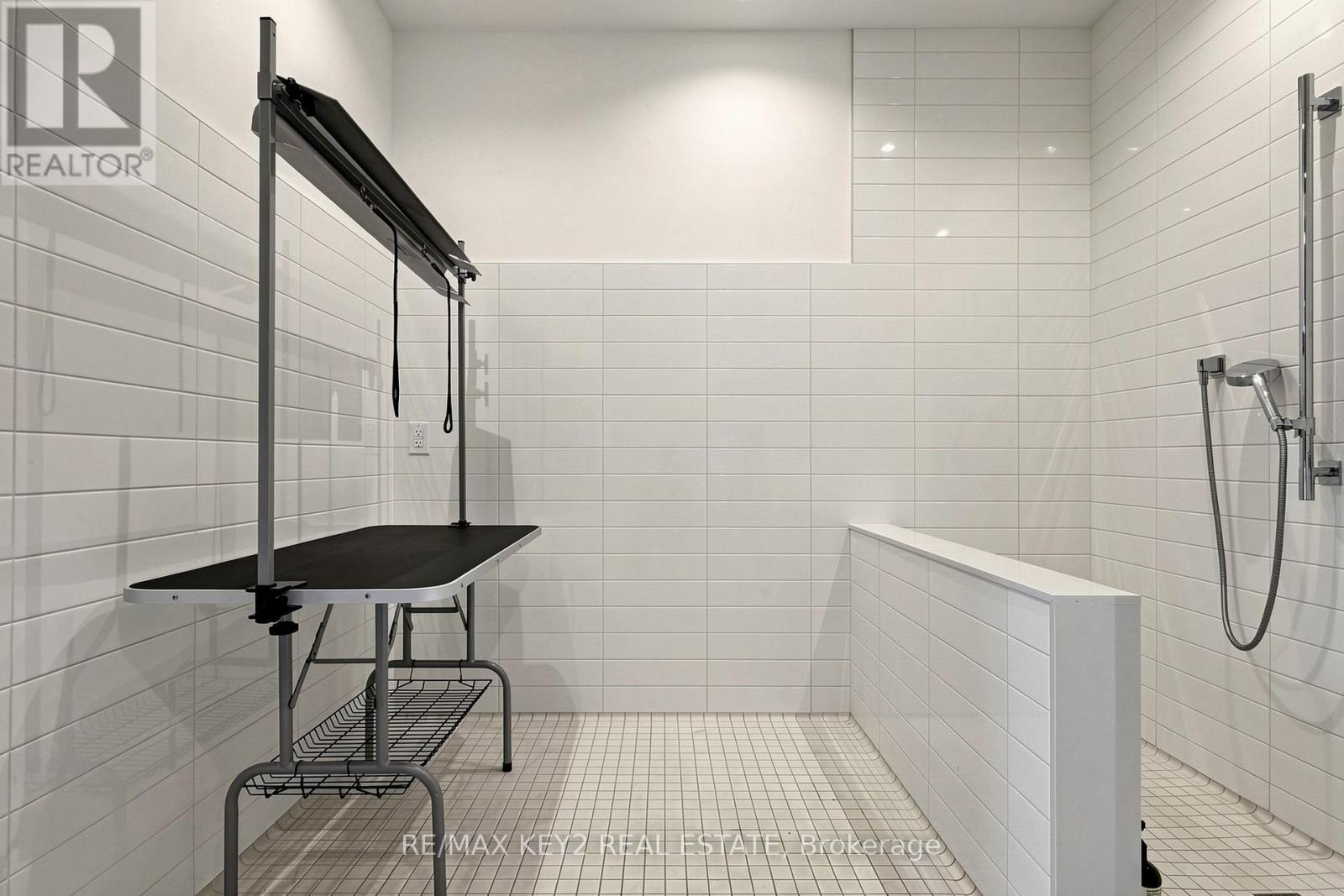2104 - 4010 Eglinton Avenue W, Toronto, Ontario  M9A 0G5 - Photo 34 - W13809918