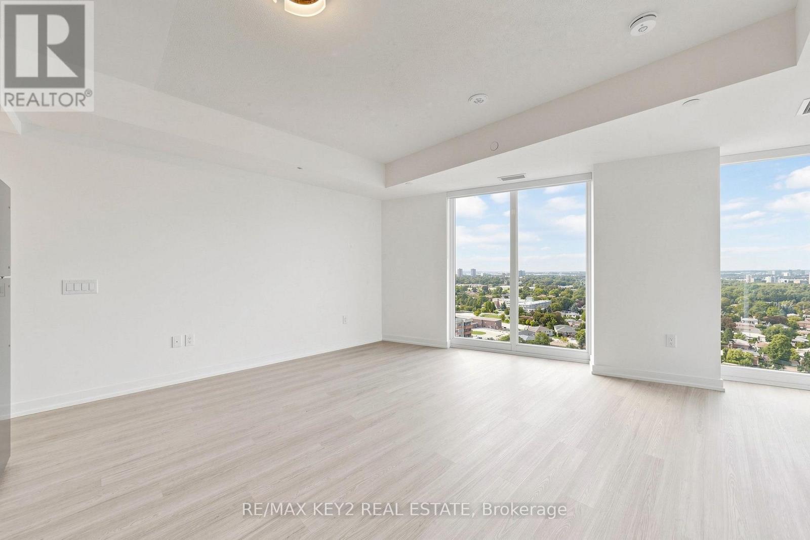 2104 - 4010 Eglinton Avenue W, Toronto, Ontario  M9A 0G5 - Photo 4 - W13809918