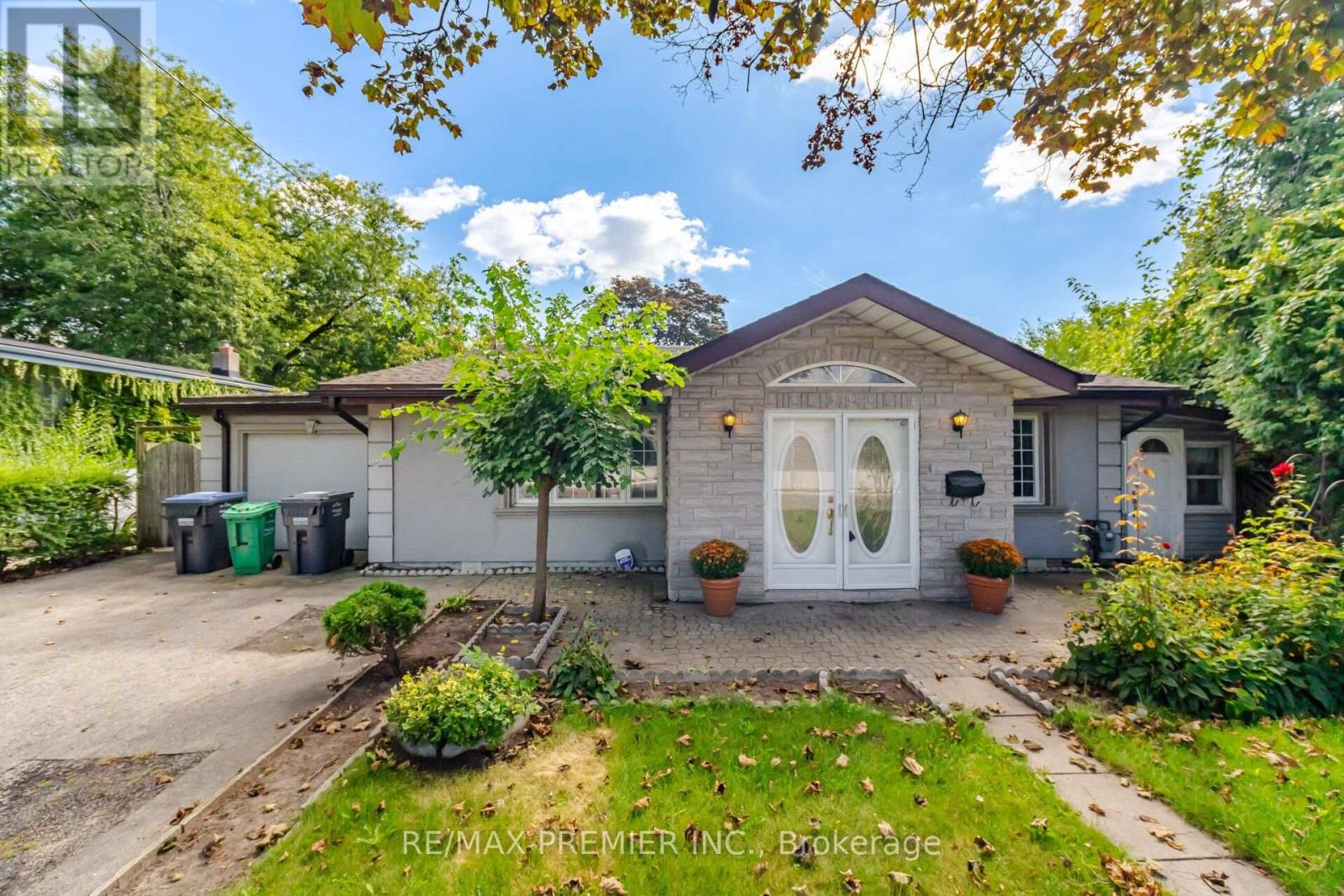 1474 SOUTH SERVICE ROAD, Mississauga, Ontario