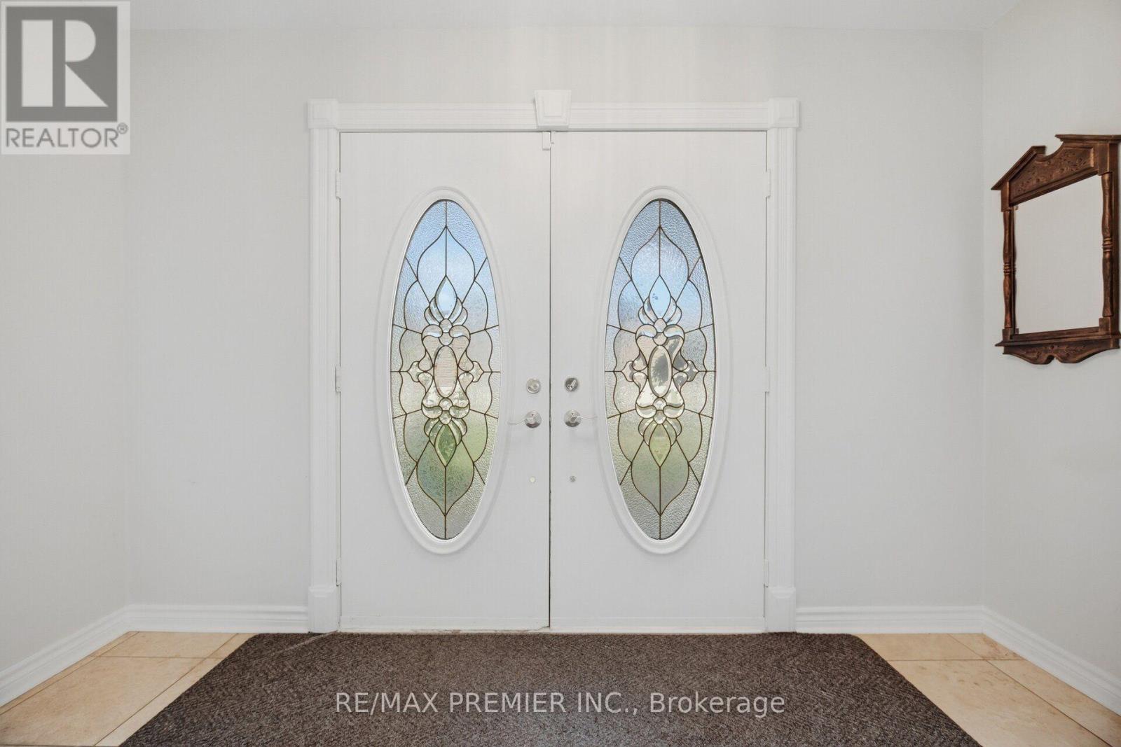 1474 South Service Road, Mississauga, Ontario  L5E 1V6 - Photo 3 - W13809952