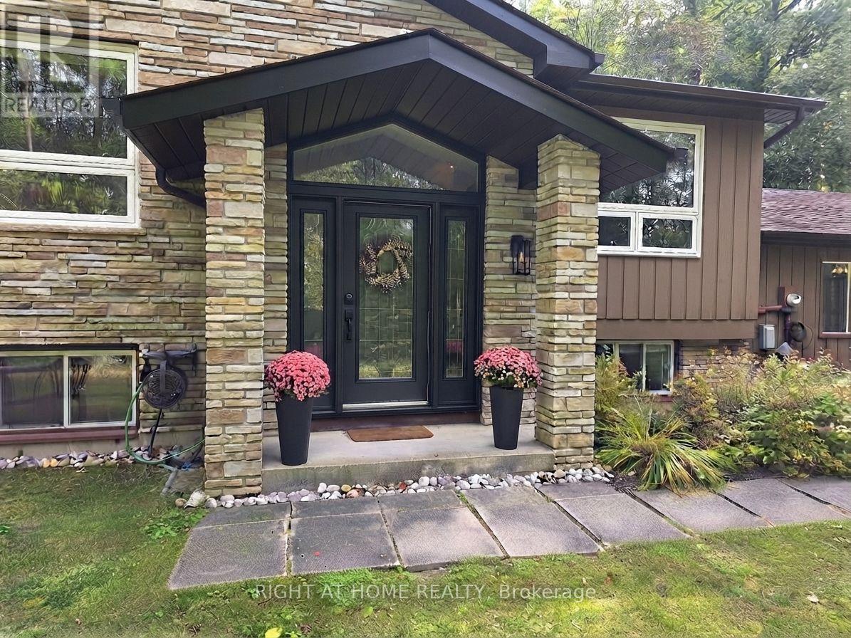 11 Woodland Crescent, Oro-Medonte, Ontario  L4M 4Y8 - Photo 3 - S12922472