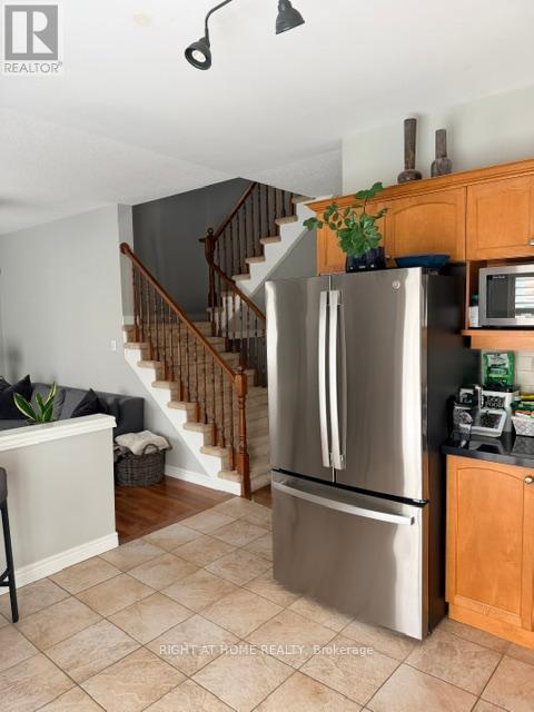 5383 Haldimand Crescent, Burlington, Ontario  L7L 7E5 - Photo 6 - W13809518