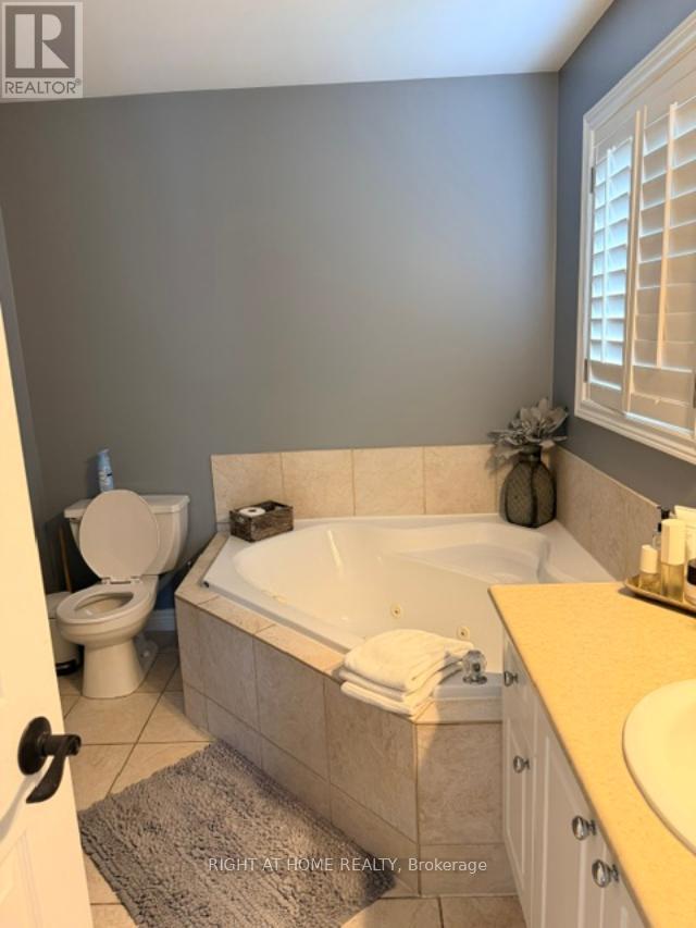5383 Haldimand Crescent, Burlington, Ontario  L7L 7E5 - Photo 10 - W13809518