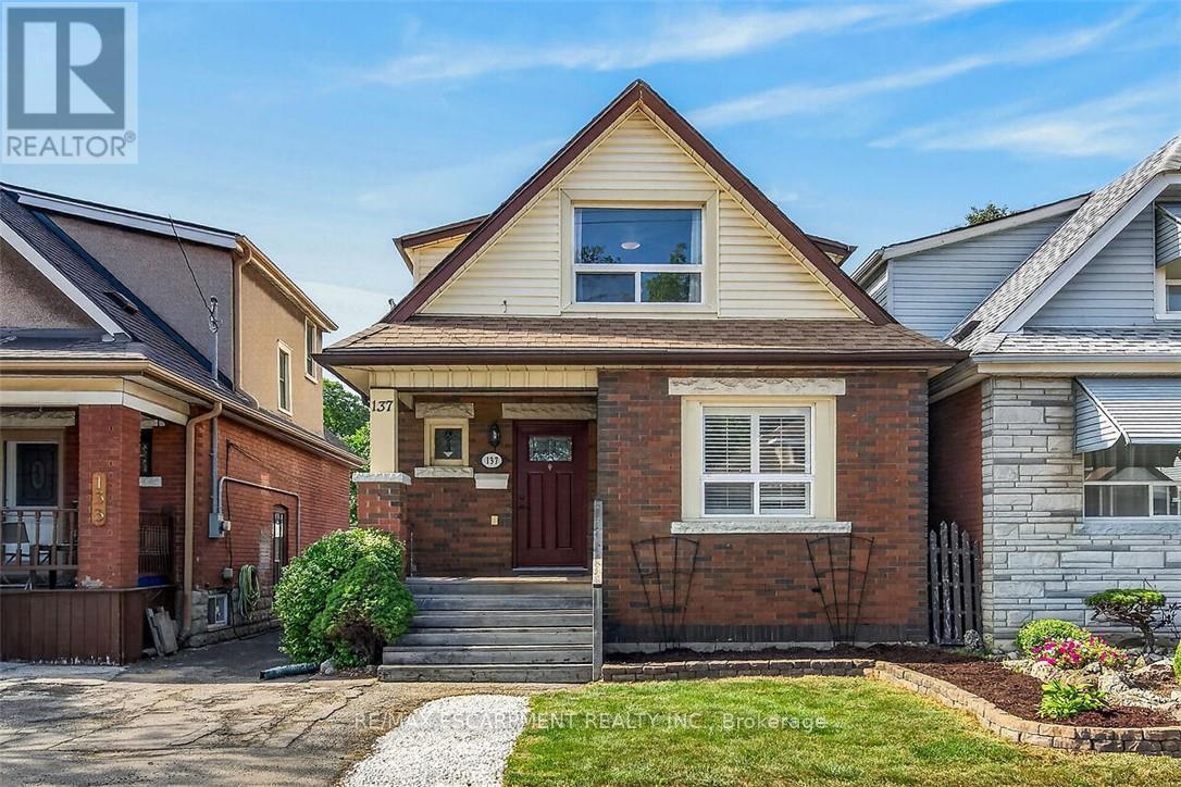 137 COPE STREET, Hamilton, Ontario