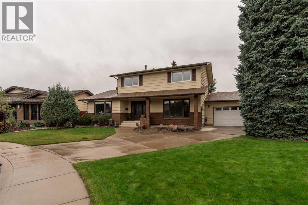 310 Kings Bay S, Lethbridge, Alberta  T1K 5G2 - Photo 3 - A2343964