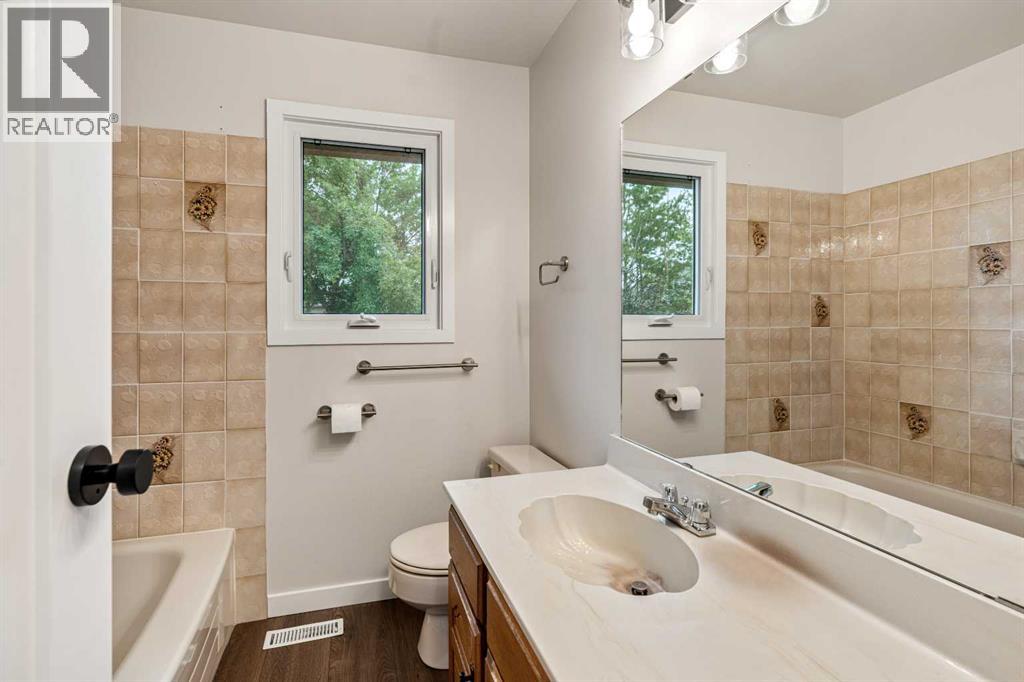 310 Kings Bay S, Lethbridge, Alberta  T1K 5G2 - Photo 31 - A2343964