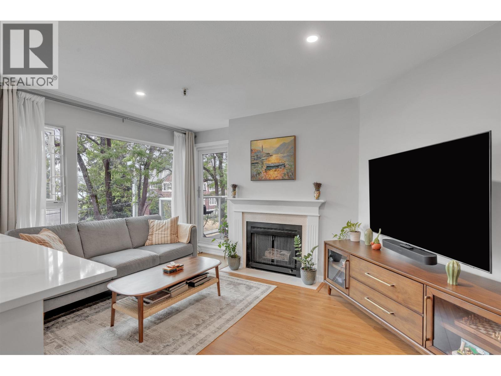 315 2020 W 8th Avenue, Vancouver, British Columbia  V6J 1W5 - Photo 7 - R3151033
