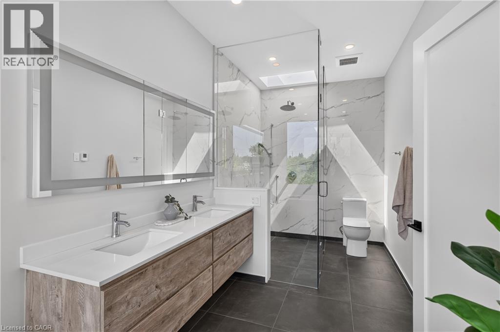 1047 Meredith Avenue, Mississauga, Ontario  L5E 2C6 - Photo 28 - 40864738