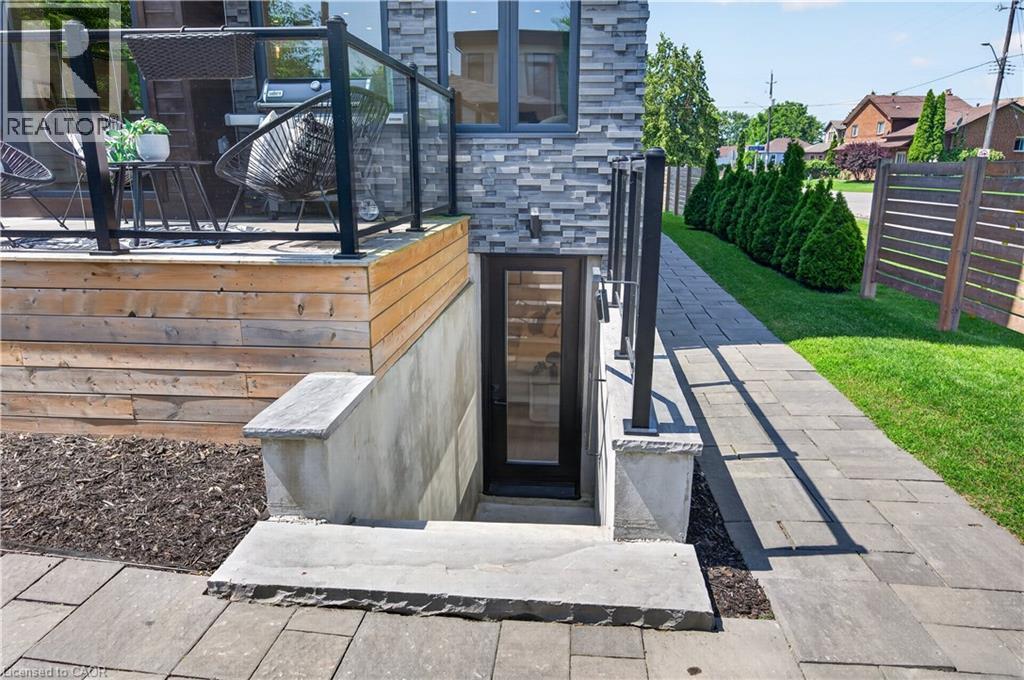 1047 Meredith Avenue, Mississauga, Ontario  L5E 2C6 - Photo 44 - 40864738