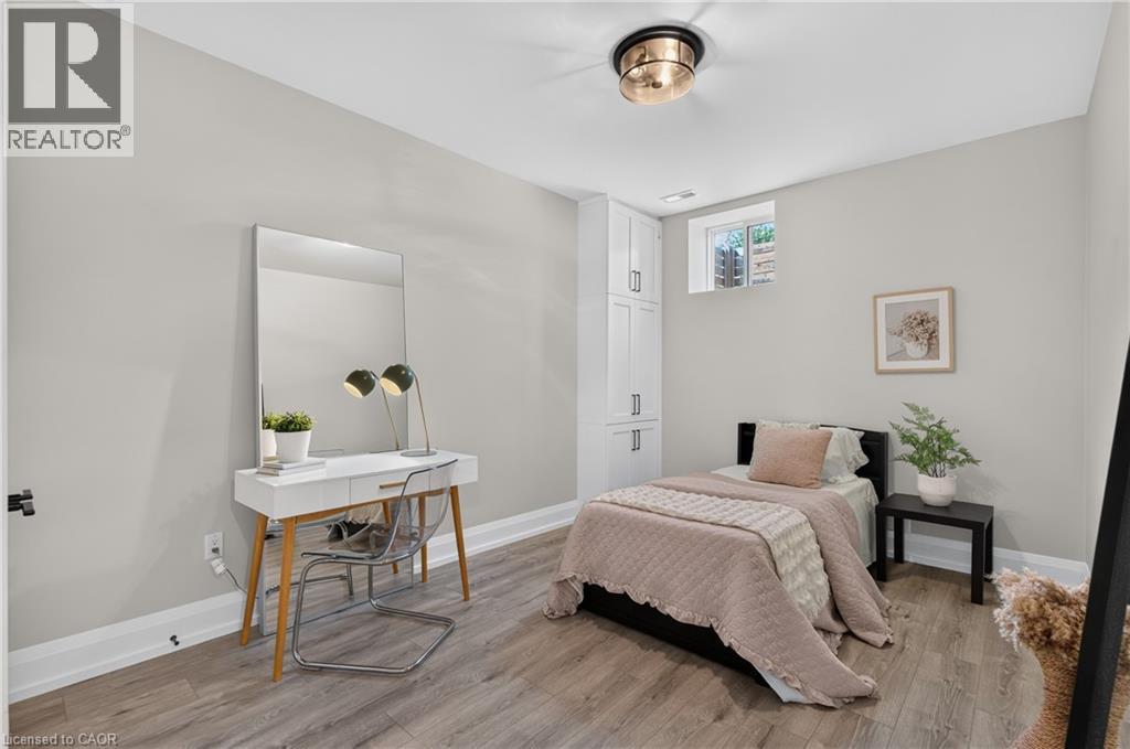 1047 Meredith Avenue, Mississauga, Ontario  L5E 2C6 - Photo 41 - 40864738