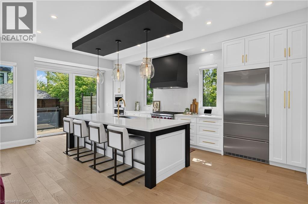 1047 Meredith Avenue, Mississauga, Ontario  L5E 2C6 - Photo 7 - 40864738