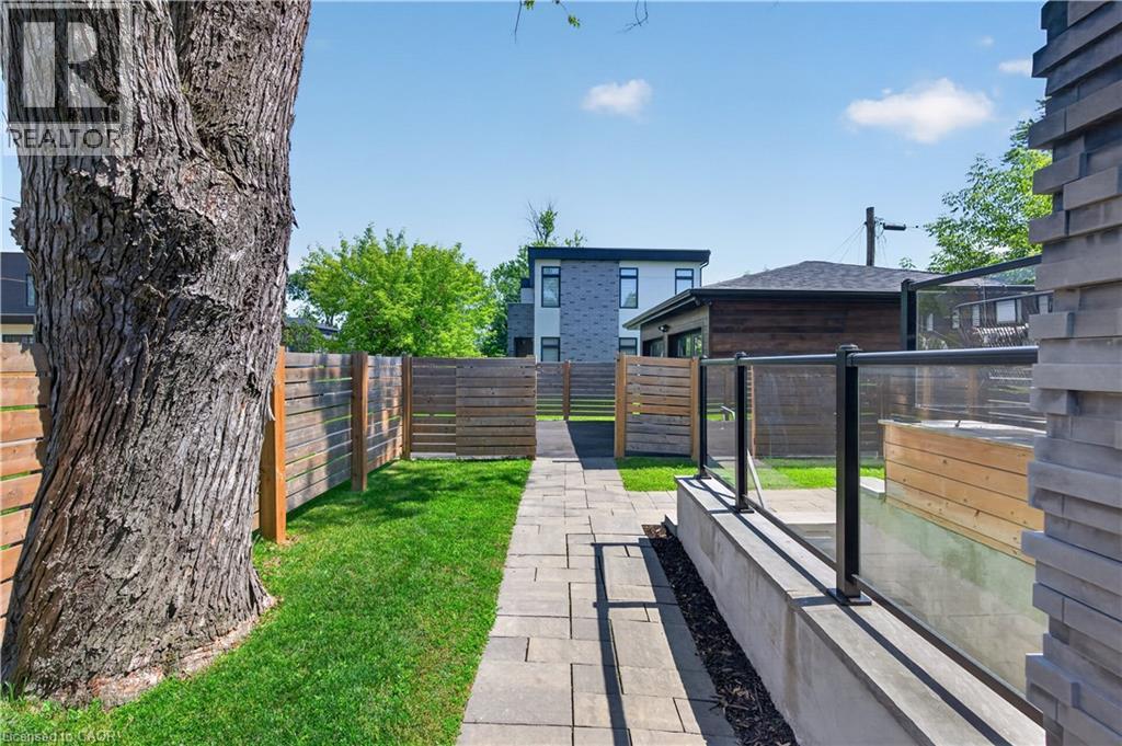 1047 Meredith Avenue, Mississauga, Ontario  L5E 2C6 - Photo 45 - 40864738