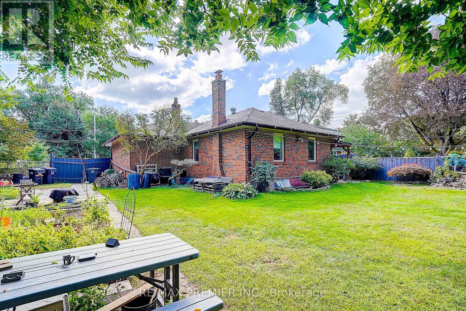 445 Selsey Drive, Mississauga, Ontario L5A 1B7 - Photo 12 - W13806092