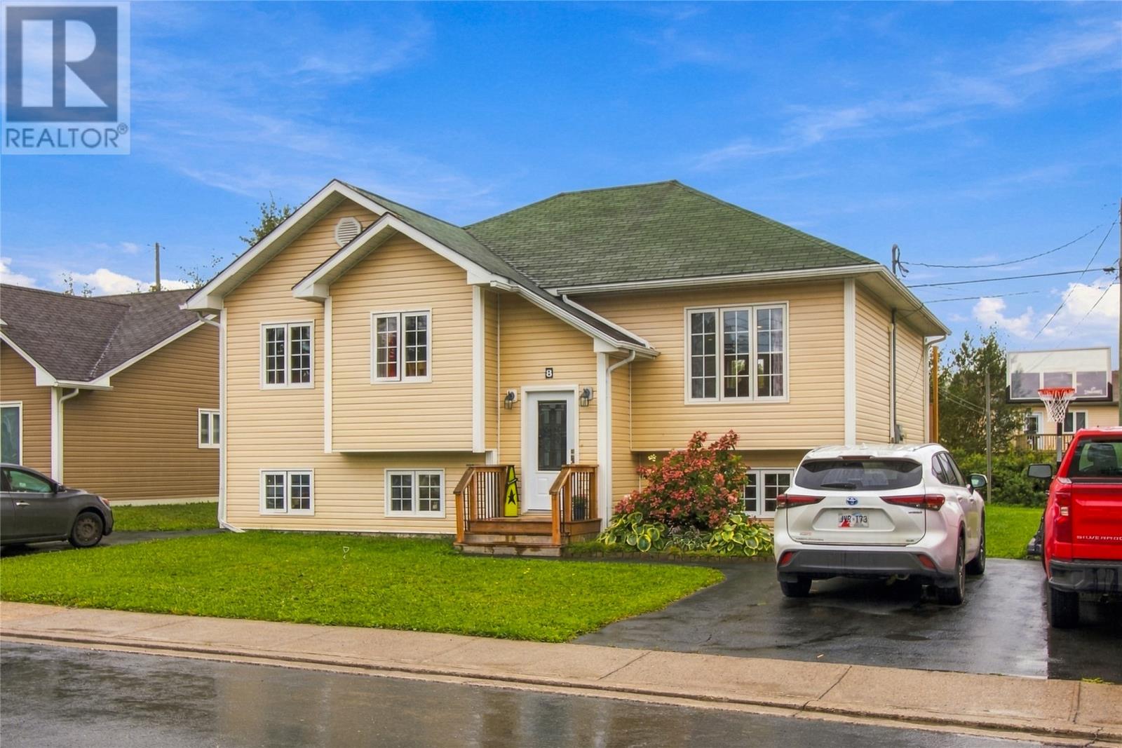 8 Crewe Place, Clarenville — photo 2