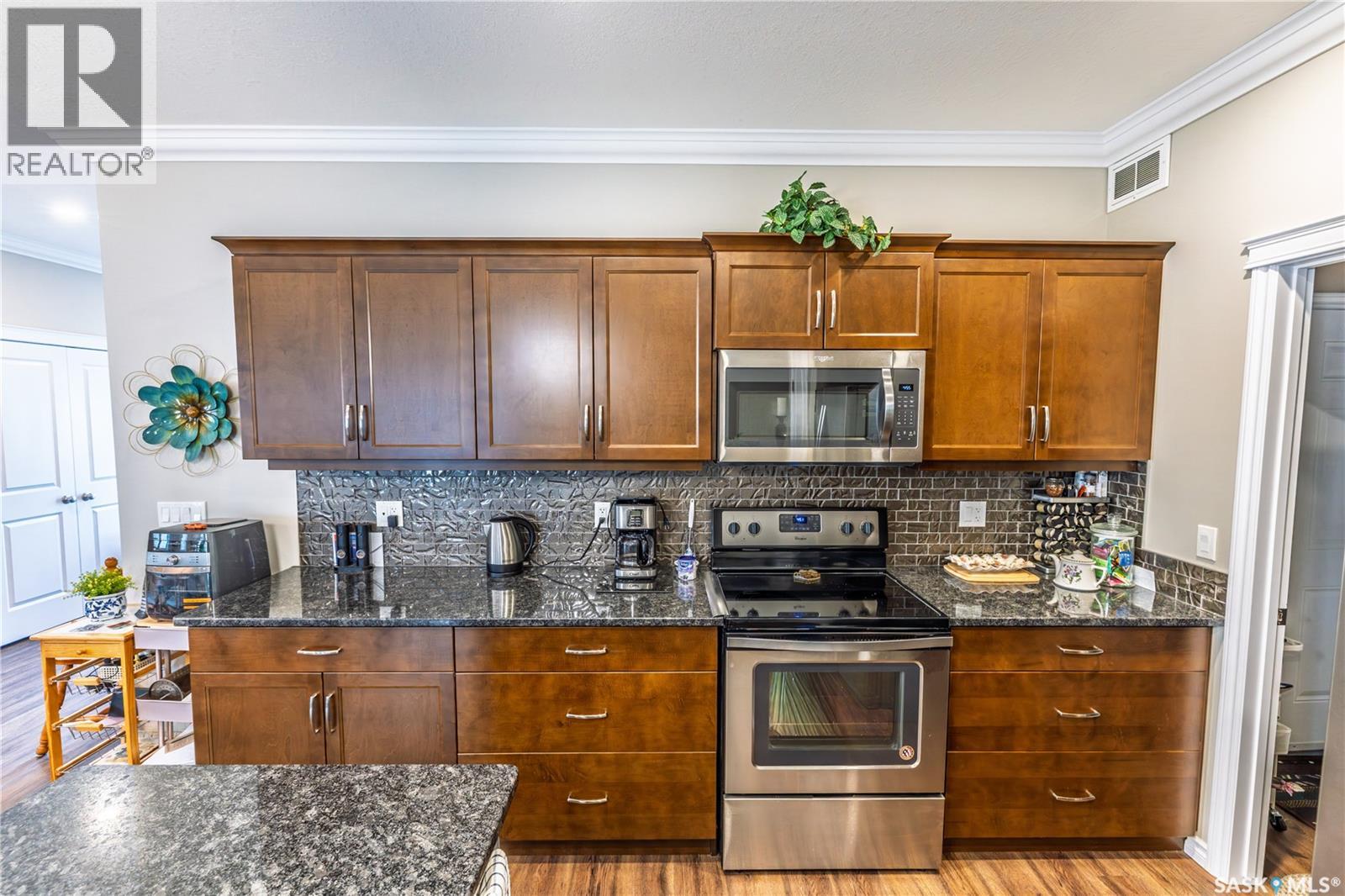 201 959 Bradley STREET photo 12