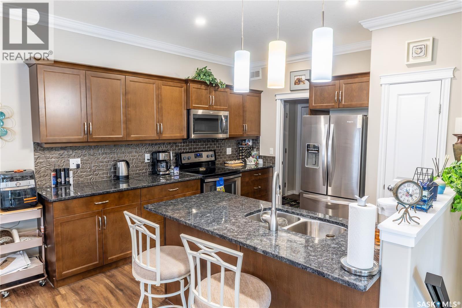 201 959 Bradley STREET photo 11