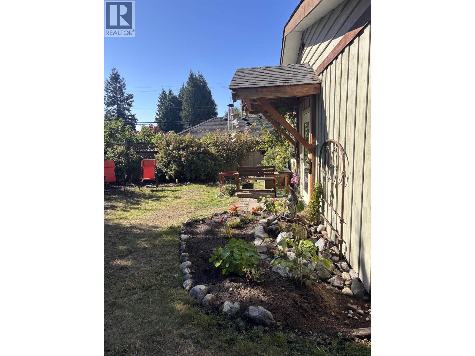 5582 Emerson Road, Sechelt, British Columbia V7Z 0R8 - Photo 3 - R3167462