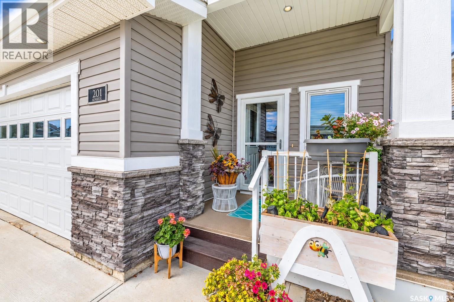 201 959 Bradley STREET photo 7