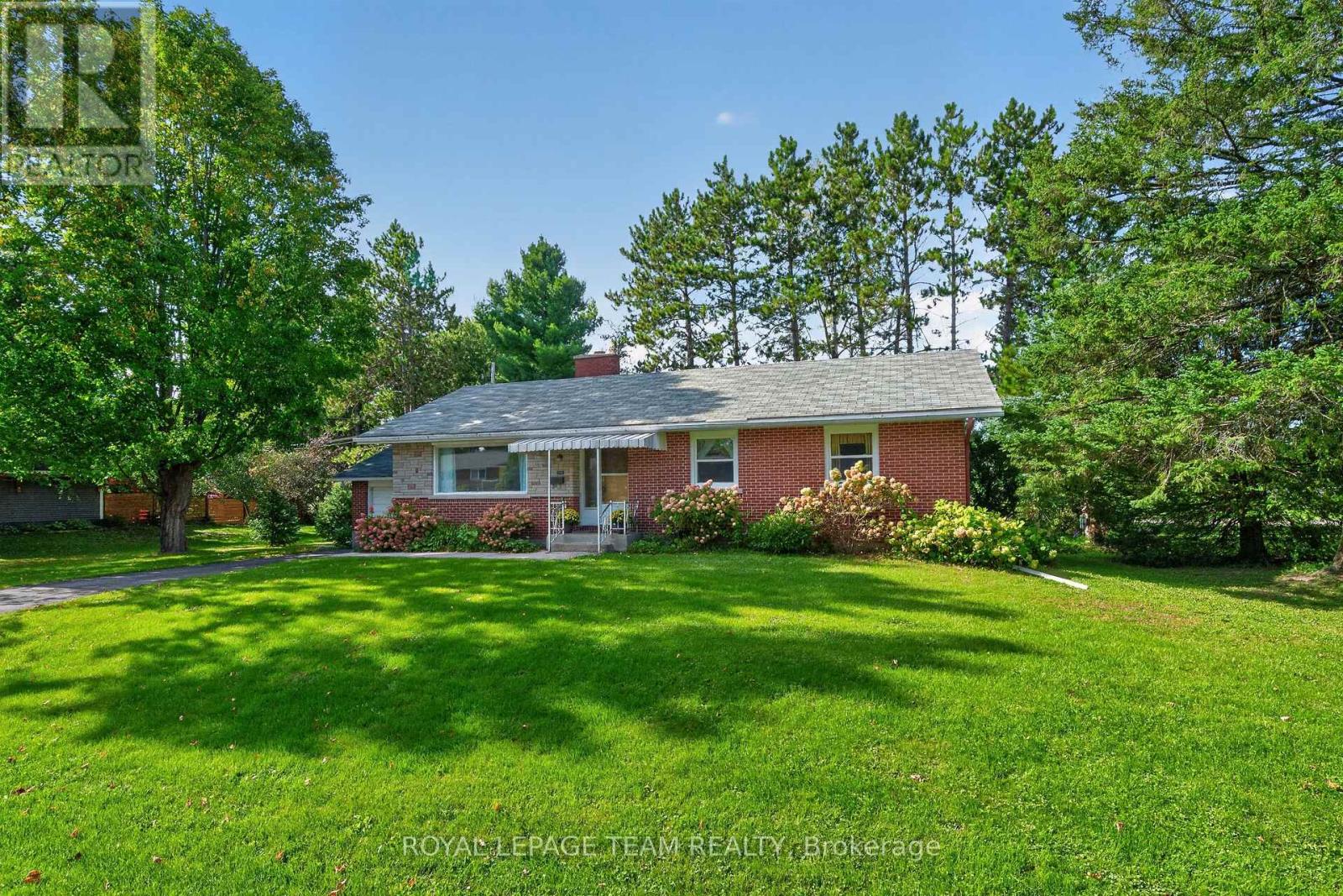 234 Naismith Drive, Mississippi Mills, Ontario  K0A 1A0 - Photo 2 - X13809984