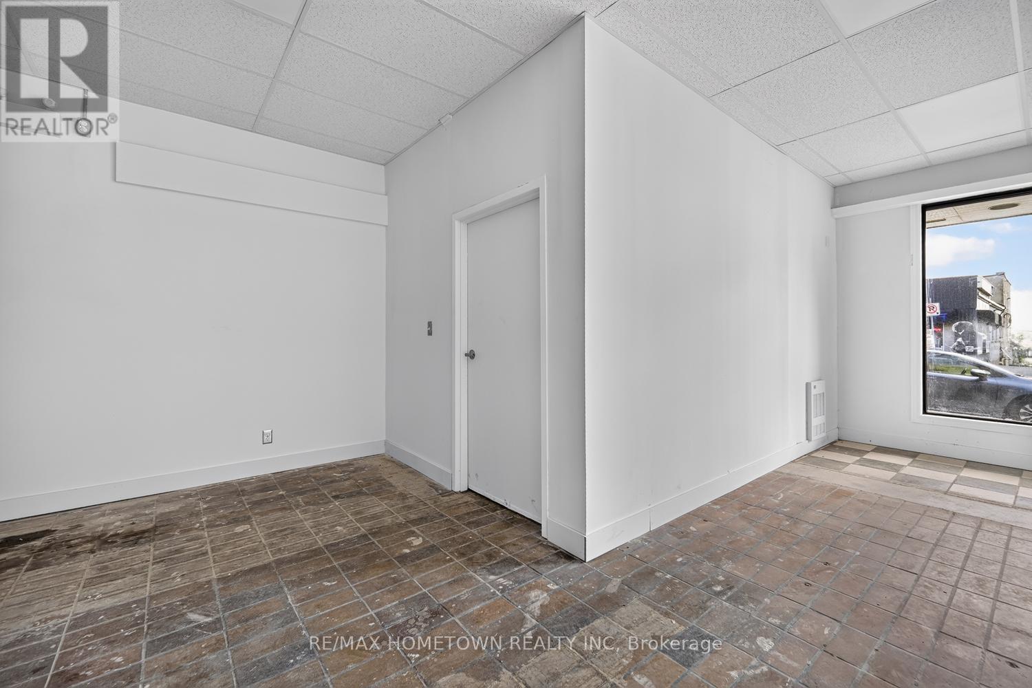 103 - 50 King Street E, Brockville, Ontario  K6V 1B1 - Photo 3 - X13810044