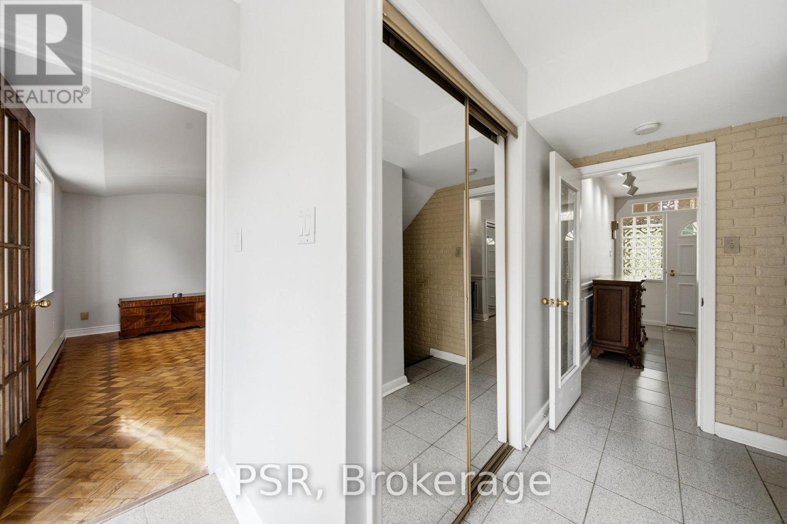1475 Larchview Trail, Mississauga, Ontario  L5E 3C2 - Photo 25 - W13809878
