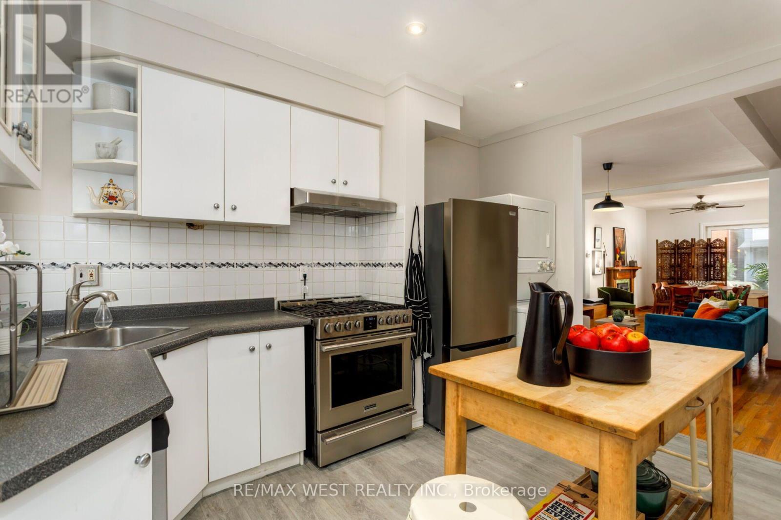 10 Marshall Street, Toronto, Ontario  M6K 1S4 - Photo 14 - C13809992