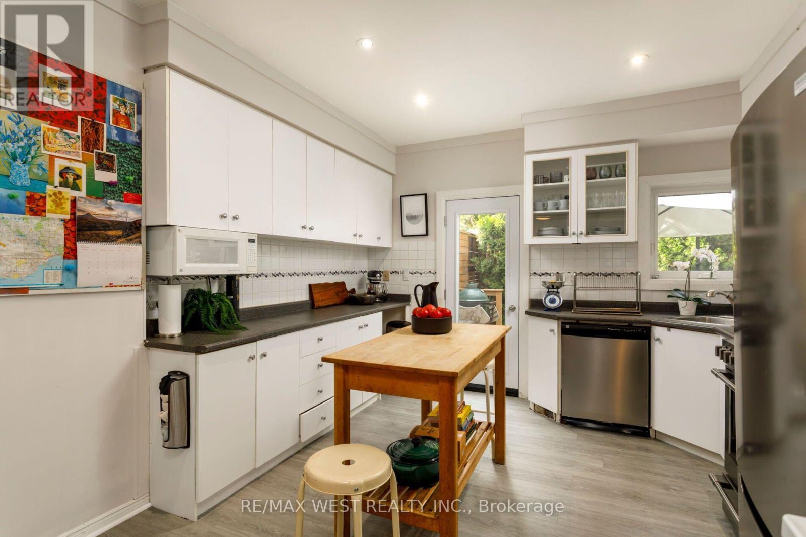 10 Marshall Street, Toronto, Ontario  M6K 1S4 - Photo 17 - C13809992