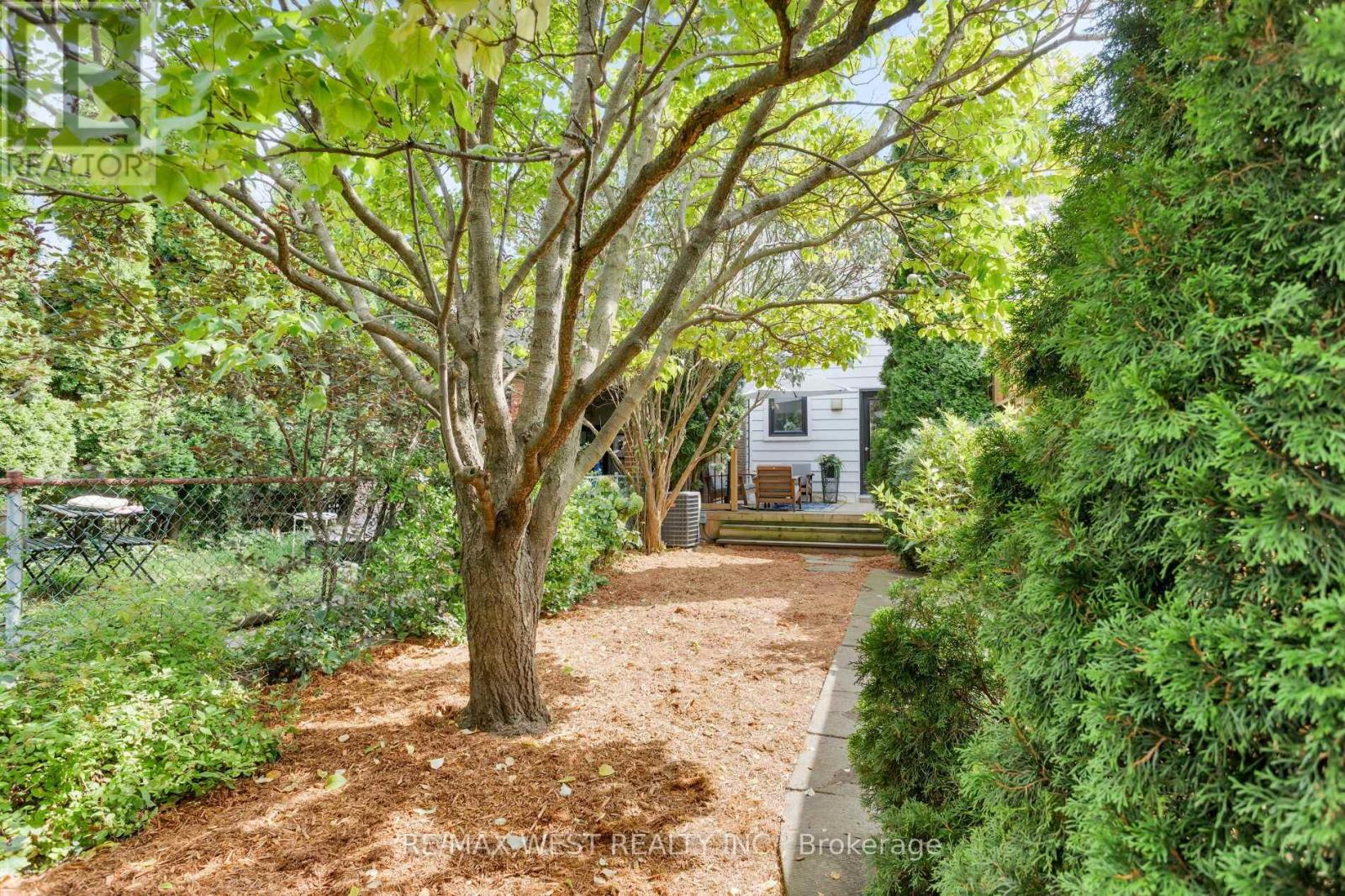 10 Marshall Street, Toronto, Ontario  M6K 1S4 - Photo 33 - C13809992