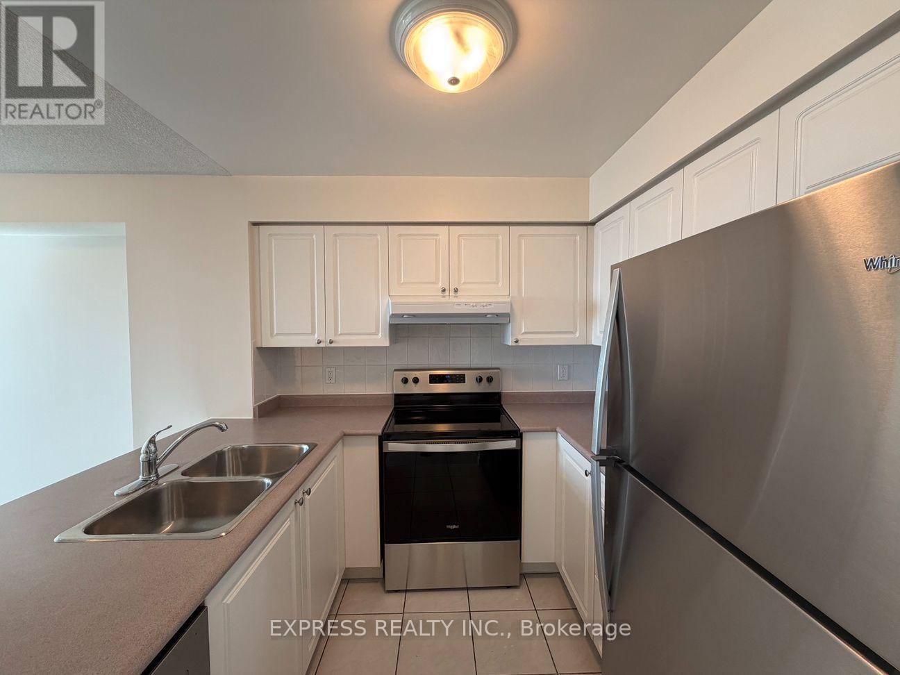 1718 - 8 Hillcrest Avenue, Toronto, Ontario  M2N 6C6 - Photo 2 - C13810002